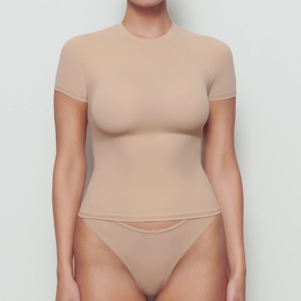 SKIMS Short Sleeve Tee - Nude